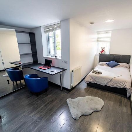 Studio Close To Selly Oak Train Station 버밍엄 외부 사진